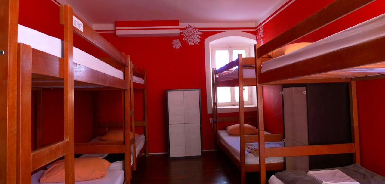The Mellow Monkey Hostel Задар Екстериор снимка